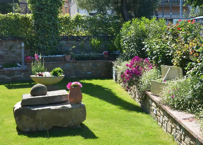 La Rosetta Aparthotel 4*